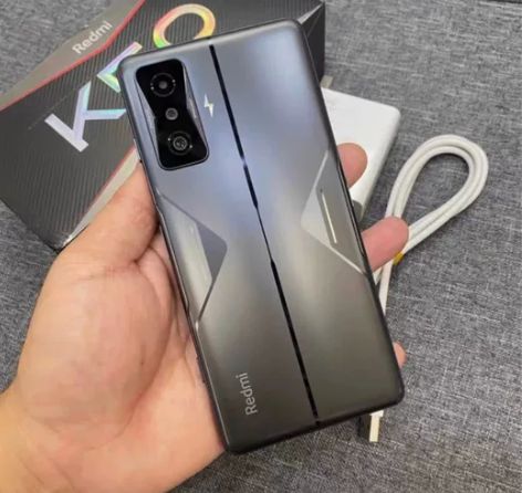 红米k50电竞版 12+256内存，今年6...