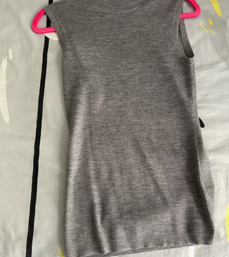 The***羊毛半高领背心 32码 感兴趣...