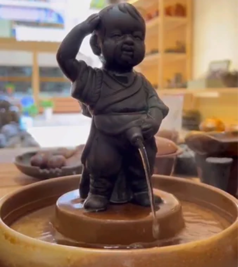云南建水紫陶三毛茶宠 感兴趣的话点“我想要...