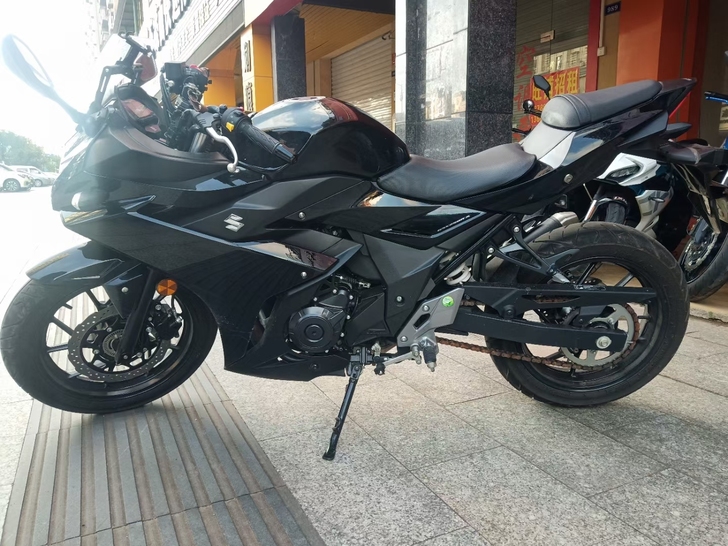 铃木gsx250r-a，2020款，里程4...