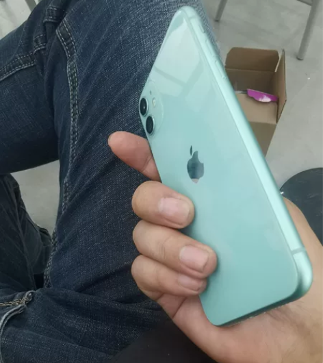 苹果11，128，国行。老婆用的。现在还有...