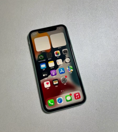 iPhone 11 256G 美版卡贴九成...