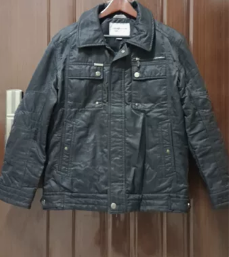 男士羽绒服，夹克，雅鹿牌，乚码的穿上可暖和...