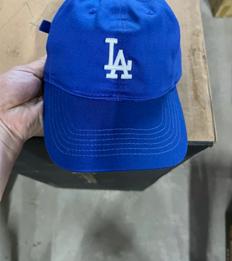 MLB棒球帽 全新的，一个工厂收的库存，个...