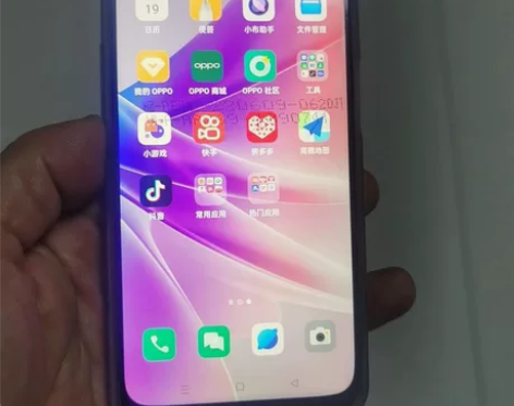 荣耀畅玩20，8G+128G，使用一年，小...