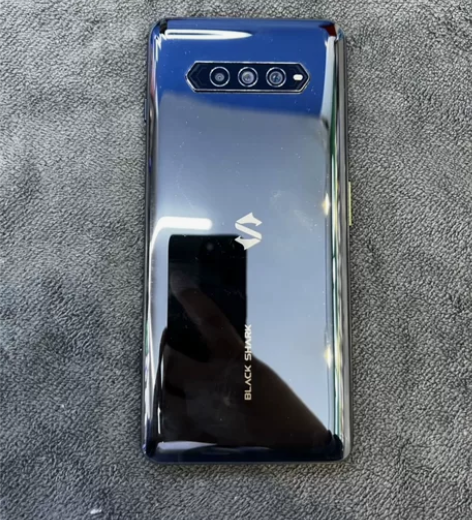 黑鲨4 电竞游戏手机 6.67英寸 配件性...