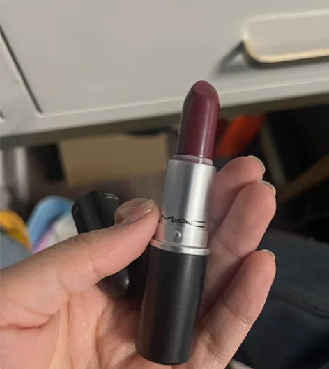 mac口红 仅试用 215色号 感兴趣的话...