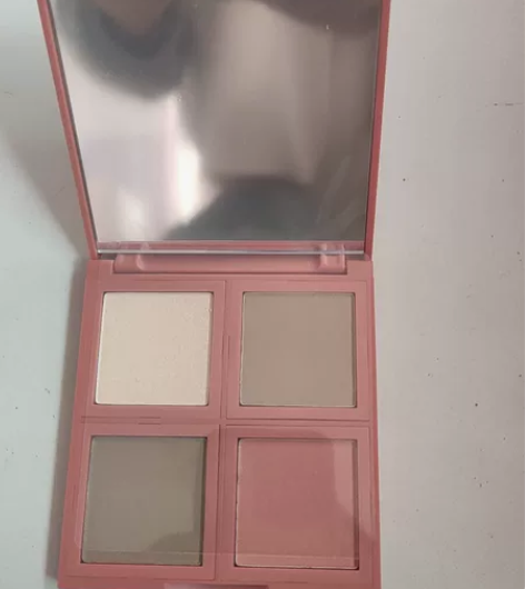 U kiss修容盘，高光眼影腮红修容二号盘...