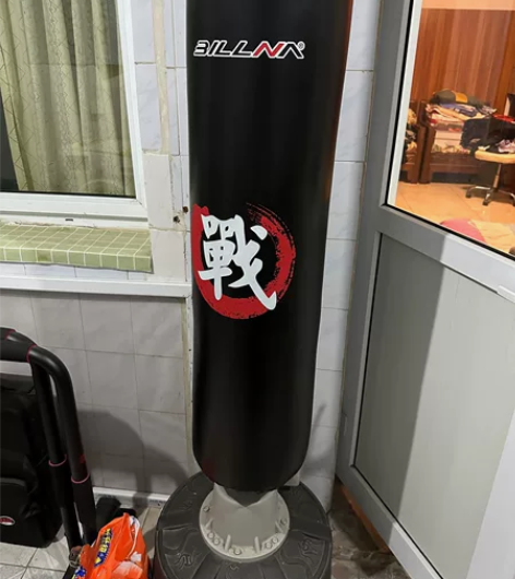 拳击沙袋，一直放着占地方未使用，底座已经灌...