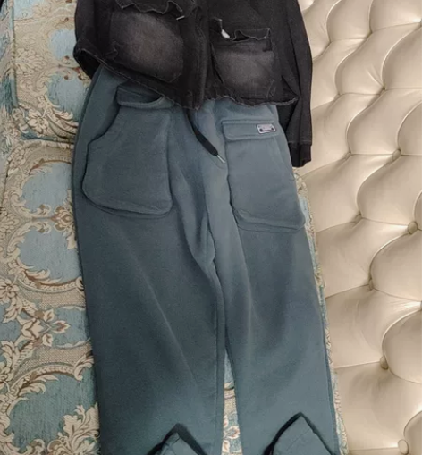 实体店370买的全新,我不适合这种风格裤子...