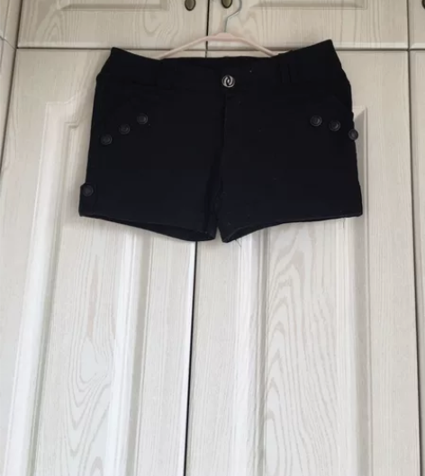 黑色女款短裤 送，买其他衣服免费送，适合腰...