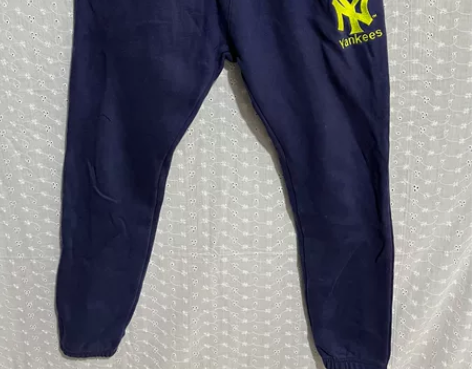 MLB加绒卫裤男士八新 感兴趣的话点“我想...