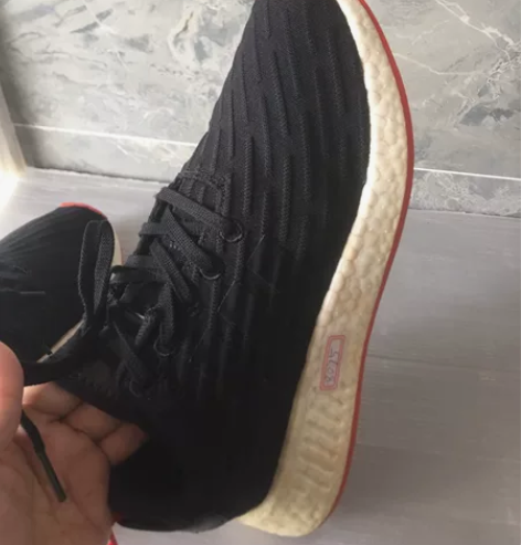 二手正品阿迪轻便透气休闲运动鞋41码  保...