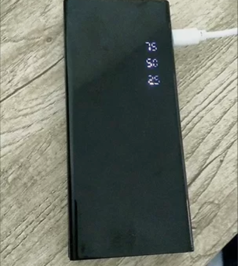 实体店不干了,便宜出一批充电宝,全新没用过...