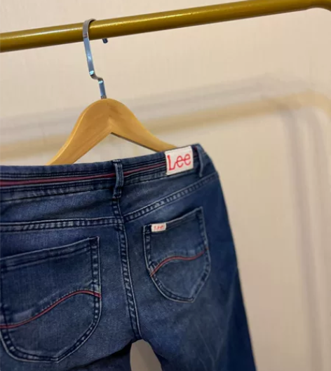 lee牛仔裤，购于专柜原价699大概，记不...