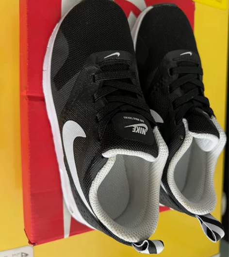 9.99新，仅穿过一次，nike耐克官方购...