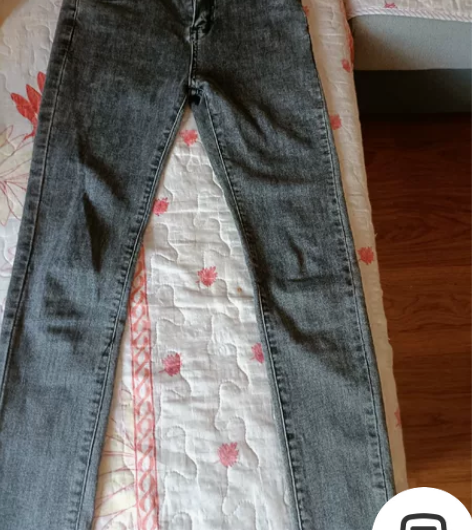 小脚裤牛仔裤28码，全新，仅试穿！我穿小了...