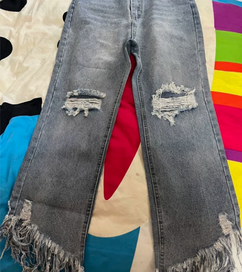 十三行设计感小众毛边破洞牛仔裤女秋季高腰宽...