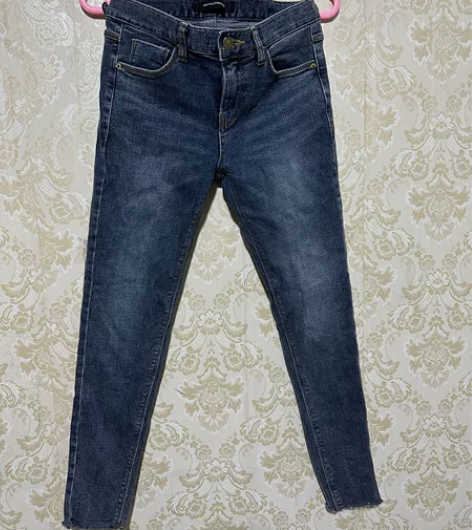 女士牛仔裤紧身 新旧如图无瑕疵破损