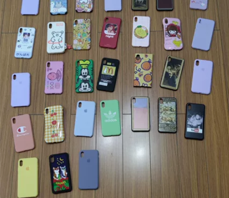 iPhone xsmax苹果手机壳 9成新...