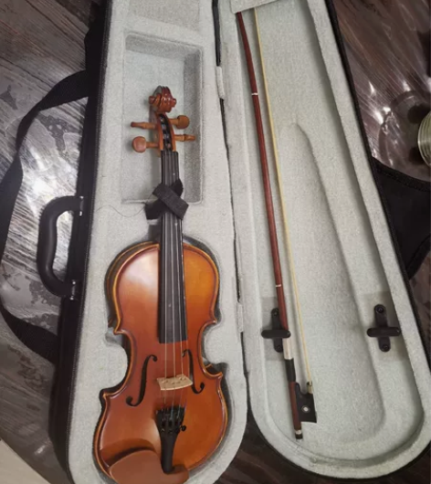 小提琴1/8,适合中大班、一年级的小朋友。...