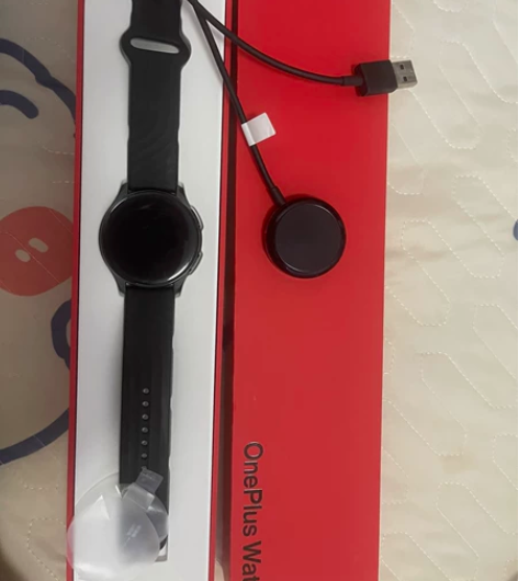 转让一加Watch手表 几乎全新，表面小划...