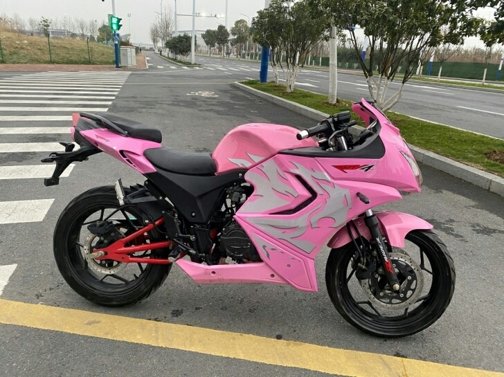 粉色北极光，买回去就没骑了，一直闲着放着，...