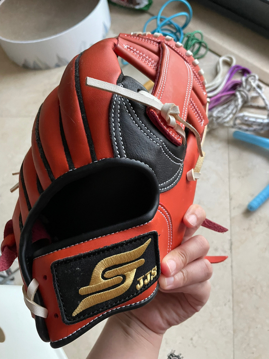 儿童棒垒球手套小学生男女JJS ，闲置了。...