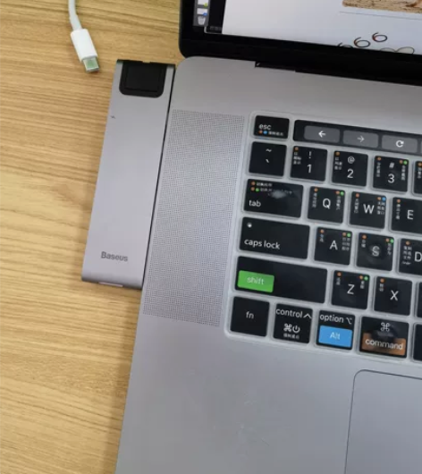 倍思扩展坞，京东购入。hdmi支持2k60...