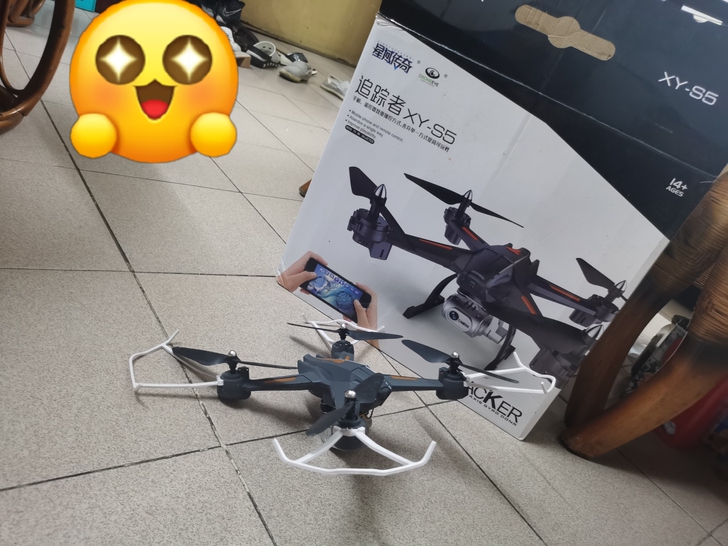 99新  只玩过一次 配件充电器一应俱全