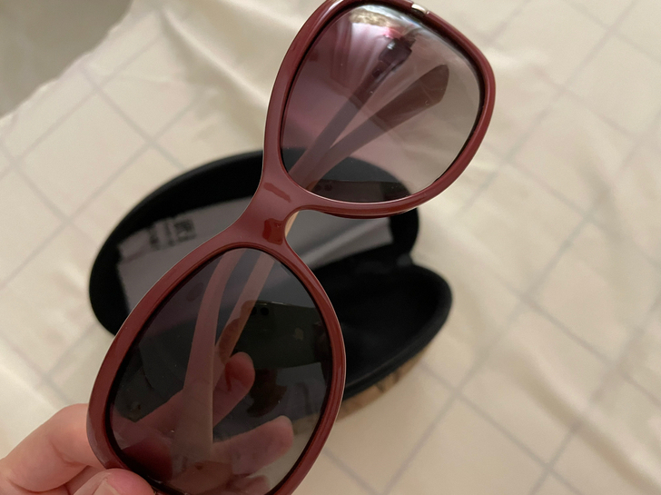太阳眼镜，无度数。9.5成新，太阳眼镜太多...