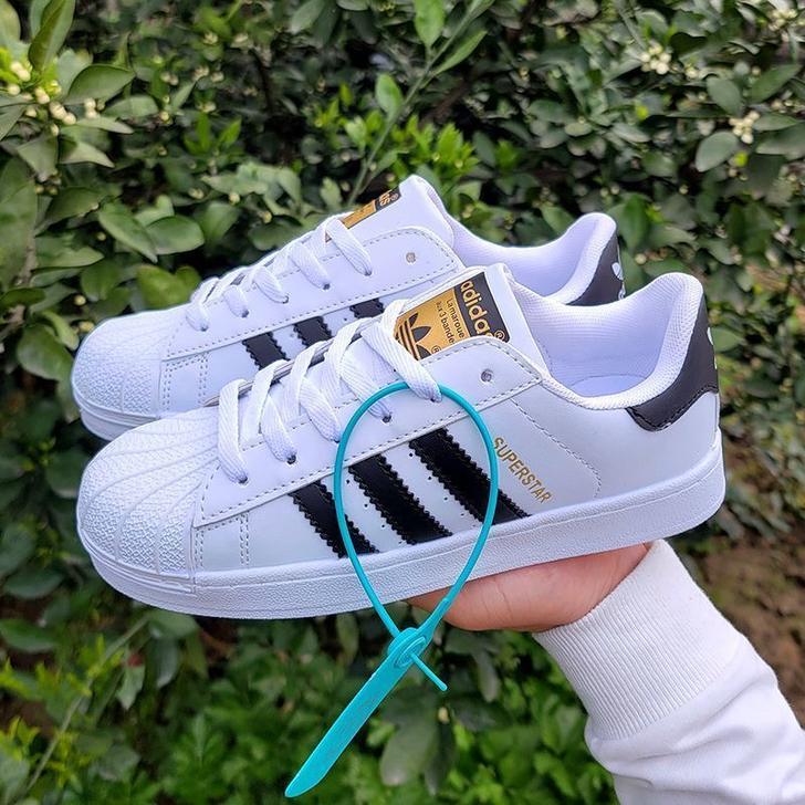 Adidas/阿迪达斯全新很经典的贝壳鞋情...