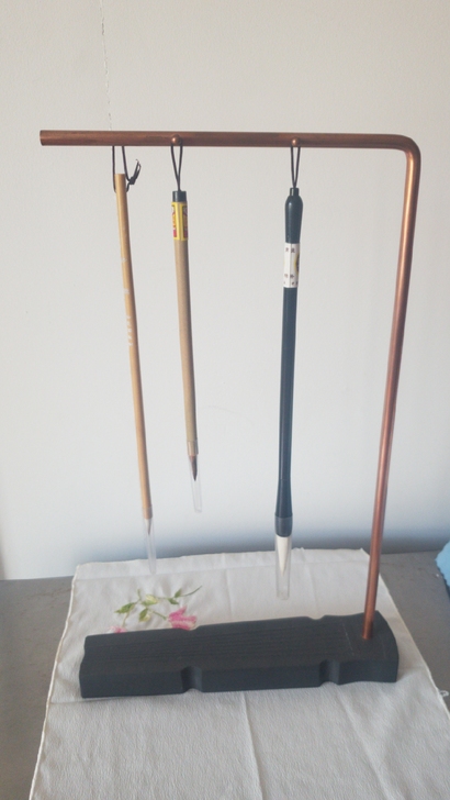 毛笔架 黄铜原石拼接 底座长24厘米 高3...