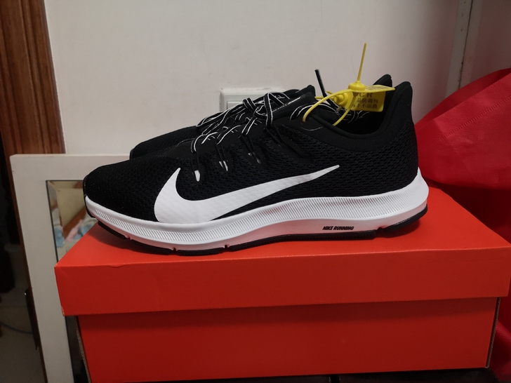 全新正品耐克跑步鞋，