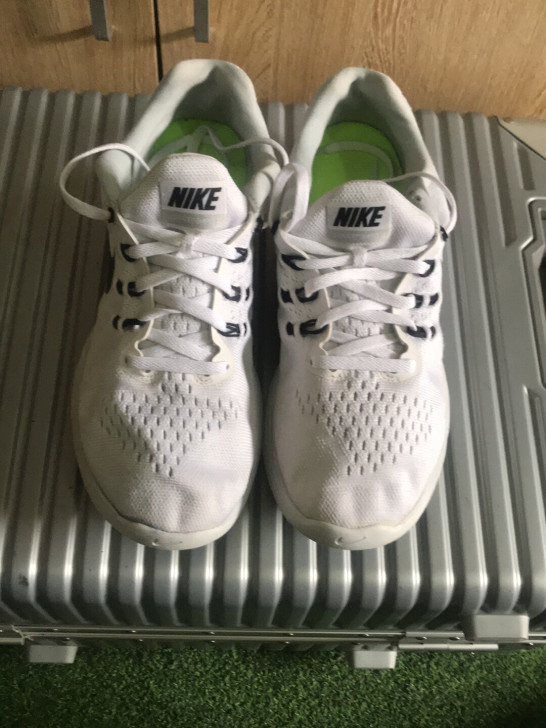 耐克登月超轻网跑鞋42.5 码、正品保真、...