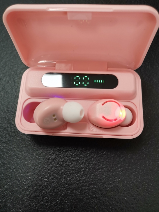 全新未拆封 7天无理由售后低价出售，给钱就...