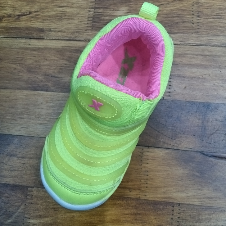 特步24码毛毛虫，全新正品，无吊牌，内长15