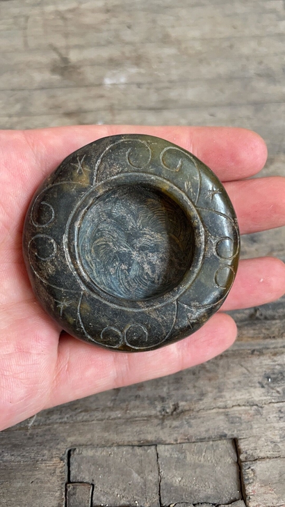 家里老爷子之前用的石头笔洗，现在家里没人写...