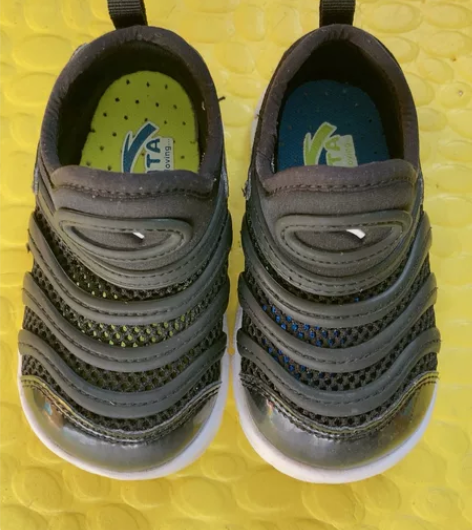 安踏网面童鞋，22码，内长13.5厘米 感...