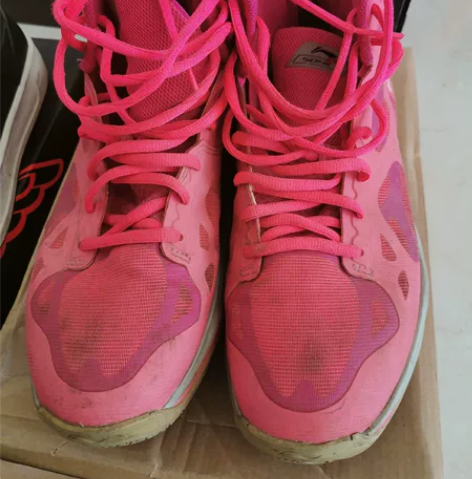 【搬家甩卖】李宁运动鞋!售出不退!介意慎拍...