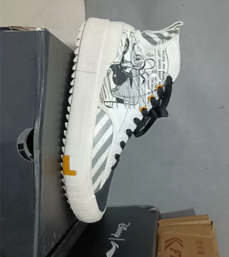 李宁迪士尼联名款男士鞋高帮鞋包邮尺码41....