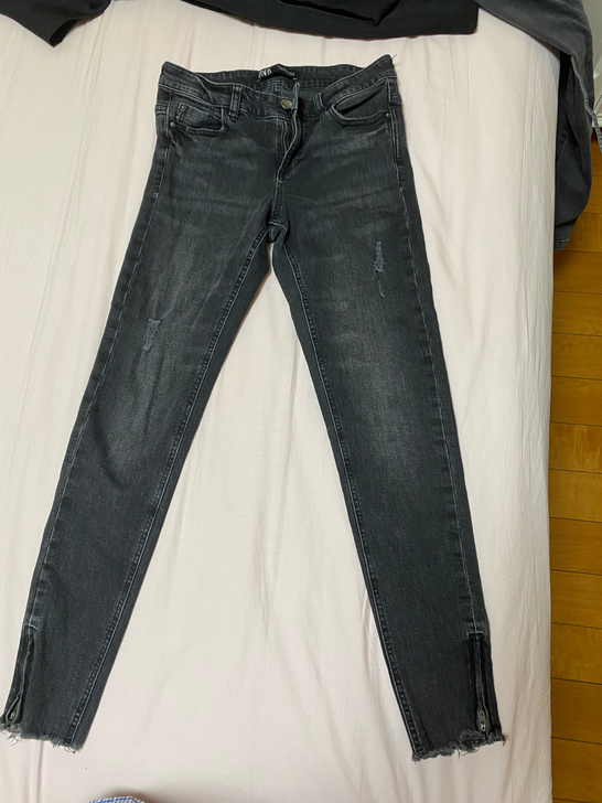 zara牛仔裤。中低腰，34，灰黑色，大女...