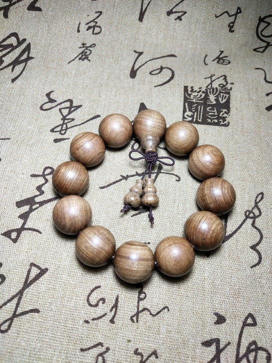 基金亏了,含泪出条印度老山檀香木料手串,尺...