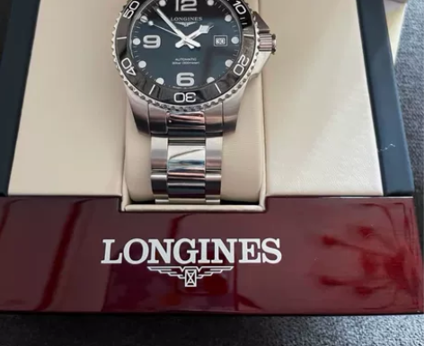 浪琴手表男款康卡斯机械潜水黑盘，个人很喜欢...