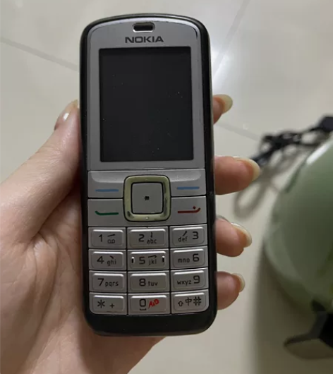 诺基亚老人机 卖个情怀哈哈哈哈哈哈哈
