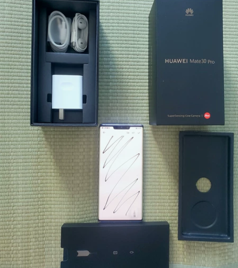 本人出基本没用过很新华为mate30pro...