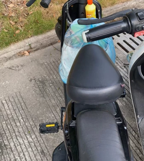 自己买的新车 平时在校三点一线全新中富1年...