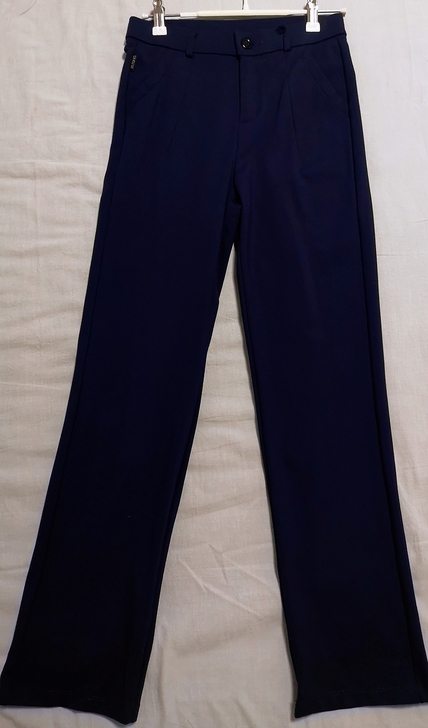 亨兰直腿裤，黑色，实体店买来过水没穿过。亨...