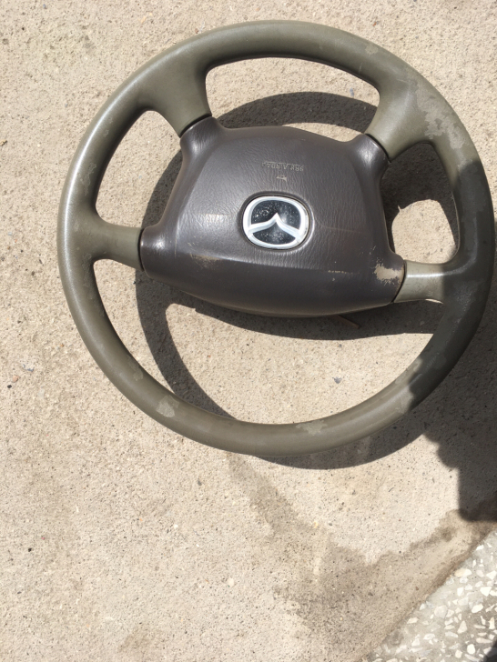 马自达方向盘转让，二手原装进口成色一般功能...