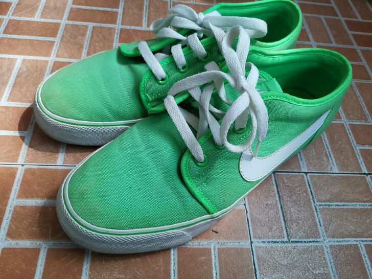 正品nike板鞋9成新。42.5码，购买于...